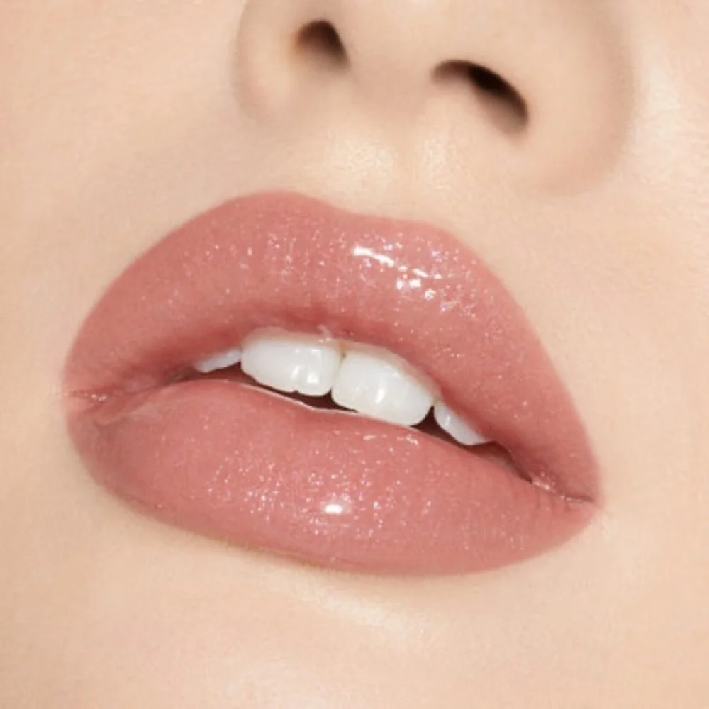Kylie Cosmetics add touch